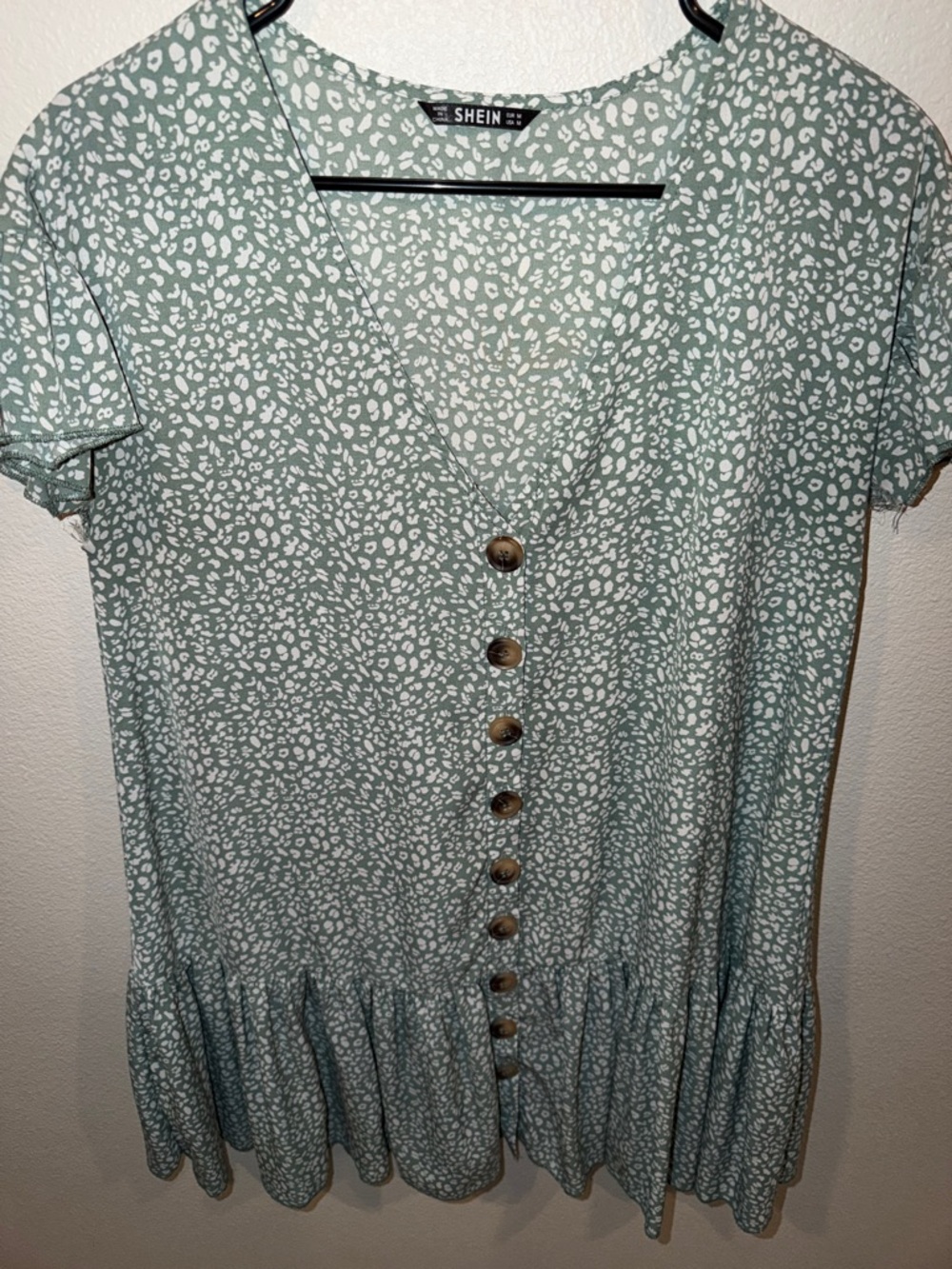 SHEIN Sage Green Button-Front Ruffled Hem Tunic - Picture 4 of 6